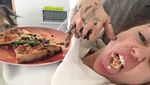 Dikabarkan Menikah, Ini Gaya Makan Miley Cyrus Saat Menjadi Vegan
