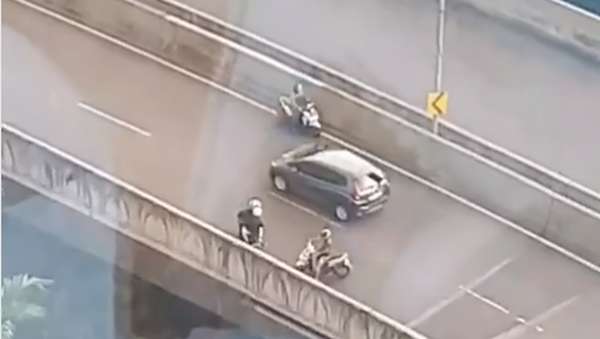 Ada Razia di Jalan Layang Non-tol, Gerombolan Pemotor Lawan Arah Ada Razia di Jalan Layang Non-tol, Gerombolan Pemotor Lawan Arah