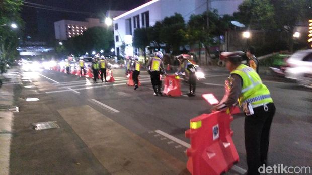 Polisi Kanalisasi Jalan Basuki Rahmat untuk Debat Cagub Terakhir