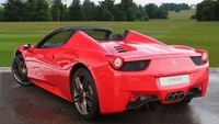 Terima kasih, Tuhan, karena telah memberi aku kesehatan dan buah dari kerja kerasku dapat mewujudkan impian masa kecil, tulis Neymar sebagai keterangan fotonya dalam akun Instagramnya. Foto: Dok. Ferrari