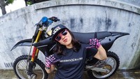 Kepala Biro Hukum dan Humas KemenPAN-RB Herman Suryatman turut memuji aksi Phopy. Menurutnya apa yang dilakukan Phopy sebagai hal yang kreatif dan menunjukkan ekspresi gembira ketika melaksanakan tugas.