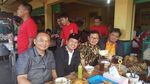 Intip Keseruan Dedi Mulyadi Ketika Makan Pecel hingga Ngulek Sambal Rujak