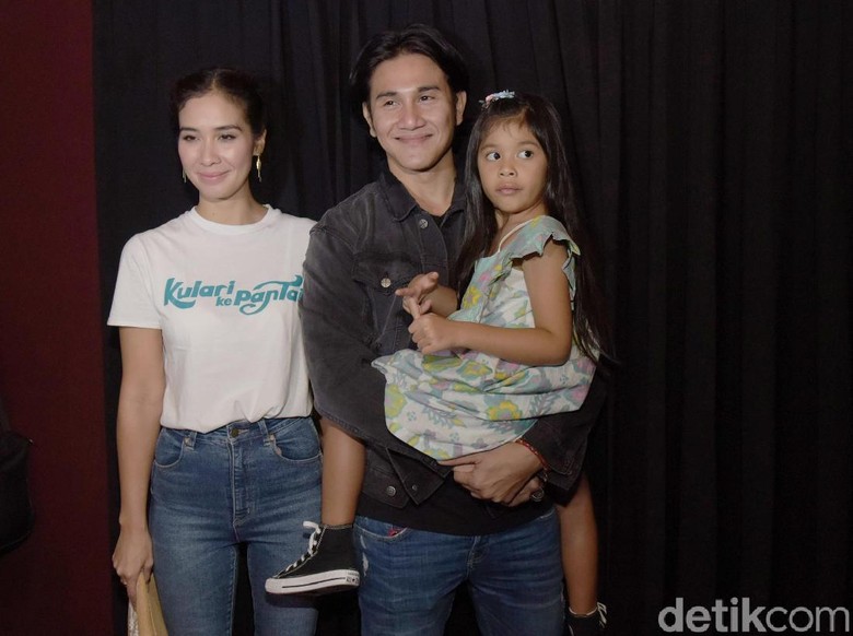 Foto: Marsha Timothy, Vino G Bastian, dan Jizzy (Noel/ detikHOT) Foto: Marsha Timothy, Vino G Bastian, dan Jizzy (Noel/ detikHOT)