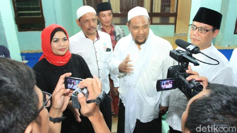 Di Sampang, Ulama Madura Doakan Gus Ipul-Puti Di Sampang, Ulama Madura Doakan Gus Ipul-Puti