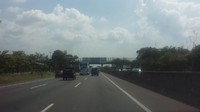 Kendaraan melaju di atas 50 km/jam.  (Foto: Dwi Andayani/detikcom)