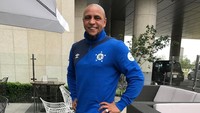 Jika dilihat dari usia, Roberto Carlos bisa dibilang sudah tidak muda lagi. Foto: Instagram/oficialrc3