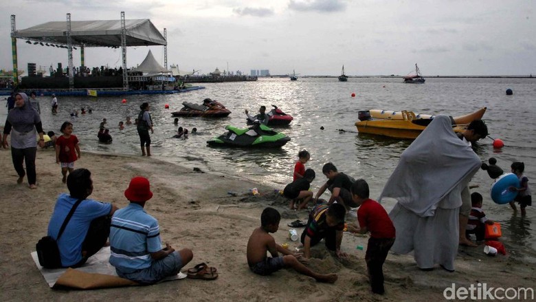 Pantai Lagoon Ancol Wisata Favorit Warga Jakarta Foto 3