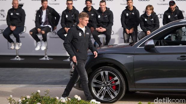 Toni Kroos dan mobil Audi SQ5 TFSI 