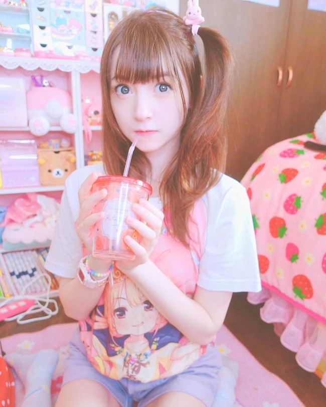 Saat itu terasa sangat sakit. Jujur saja, aku pikir aku akan mati, ucapnya. Aku merasa sangat bodoh melakukan sesuatu yang tidak penting dan menyakiti tubuhku sendiri, tambahnya.  Foto: dok. Instagram (Venus_Angelic)