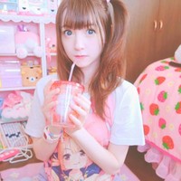 Saat itu terasa sangat sakit. Jujur saja, aku pikir aku akan mati, ucapnya. Aku merasa sangat bodoh melakukan sesuatu yang tidak penting dan menyakiti tubuhku sendiri, tambahnya.  Foto: dok. Instagram (Venus_Angelic)