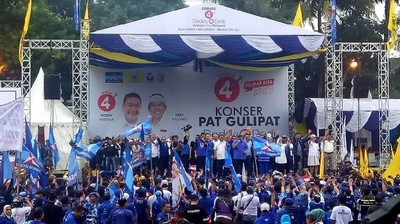 Konser Pat Gulipat Deddy-Dedi