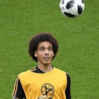 Pemain Belgia Axel Wistel terlihat mencolok dibanding pemain lainnya di Piala Dunia 2018 karena gaya rambut afro besarnya. Dia tampak bergaya seperti tahun 70-an dengan rambutnya itu. Foto: Instagram
