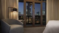 Burj View Suite di Manzil Downtown Dubai memberikan kemegahan nuansa Arab, ditemani dengan pemandangan Burj Khalifa yang memesona (Hikmat Webhe/Manzil Downtown Dubai)