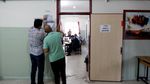 Foto: Warga Turki Ramai-ramai ke TPS untuk Pilih Presiden