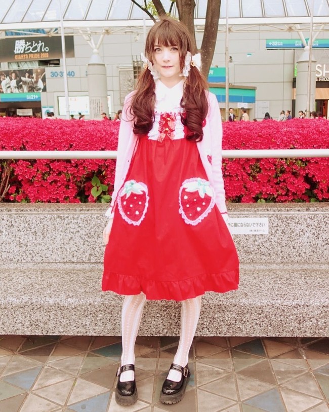 Wanita cantik yang cukup sukses menjadi selebgram dan bintang Youtube ini kini mau berbagi kisahnya. Venus berharap agar wanita muda tidak melakukan hal bodoh seperti dirinya demi penampiln kurus.  Foto: dok. Instagram (Venus_Angelic)