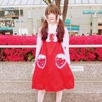 Wanita cantik yang cukup sukses menjadi selebgram dan bintang Youtube ini kini mau berbagi kisahnya. Venus berharap agar wanita muda tidak melakukan hal bodoh seperti dirinya demi penampiln kurus.  Foto: dok. Instagram (Venus_Angelic)