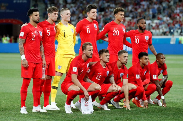 Jordan Pickford (baju kuning) disebut pendek untuk ukuran kiper. Foto: Toru Hanai/Reuters Jordan Pickford (baju kuning) disebut pendek untuk ukuran kiper. Foto: Toru Hanai/Reuters