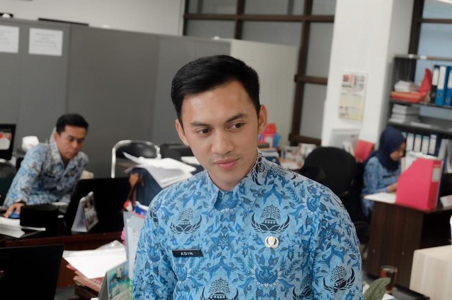 Setiap postingan fotonya kebanyakan dikomentari oleh para wanita. Mulai dari memuji ketampanannya hingga memberikan perhatian. Foto: dok. Instagram (Junnaaditya_mr)