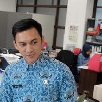 Setiap postingan fotonya kebanyakan dikomentari oleh para wanita. Mulai dari memuji ketampanannya hingga memberikan perhatian. Foto: dok. Instagram (Junnaaditya_mr)