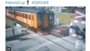 Untungnya mereka bisa menang lawan Swedia lewat gol spektakuler Tony Kroos di menit akhir. Foto: Meme/Twitter