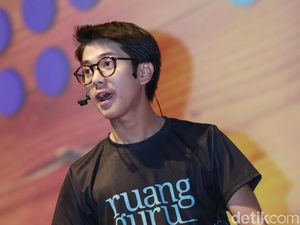 Bersama Ruang Guru, Iqbaal Ramadhan Tingkatkan Kualitas Pendidikan