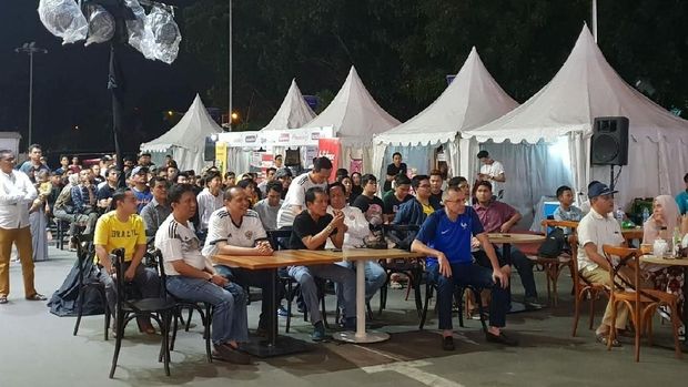 6 Hal yang Jadi Alasan Fans Sepakbola ke Transmart Carrefour
