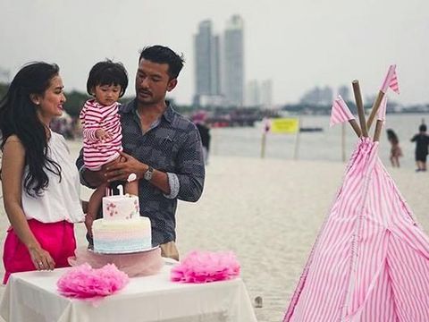 Melihat Lebih Dekat Kedekatan Atiqah Hasiholan dan Ratna Sarumpaet