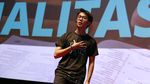 Lihat Foto Iqbaal Ramadhan Jadi Guru Bikin Mata Segar