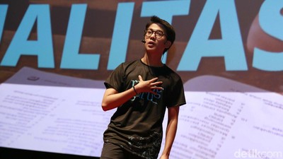Lihat Foto Iqbaal Ramadhan Jadi Guru Bikin Mata Segar
