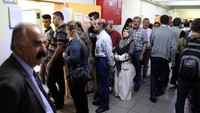 Pemungutan suara Turki dimulai pada Minggu (24/6) pukul 08.00 pagi waktu Turki atau pukul 12.00 WIB. Warga Turki lalu ramai-ramai ke TPS. 
