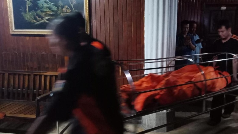 Polisi Belum Pastikan Penyebab Kematian Pria di Kamar Wisma Koja Polisi Belum Pastikan Penyebab Kematian Pria di Kamar Wisma Koja