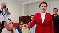 Senyum Aksener setelah memilih di TPS