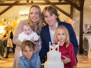 Ini Keseruan Luka Modric Saat Cicip Cake hingga Steak Jepang
