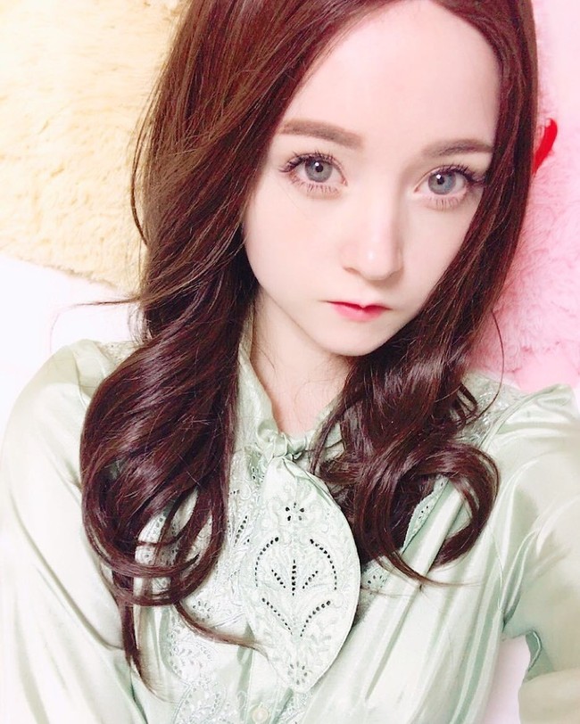 Tapi setelah setahun, wanita asal London yang tinggal di Jepang itu mulai mersa sakit-sakitan dan tidak bisa lagi makan atau minum.  Foto: dok. Instagram (Venus_Angelic)