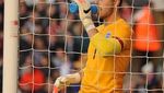 Jack Butland, Kiper Tampan Timnas Inggris Ternyata Suka Berpose dengan Makanan