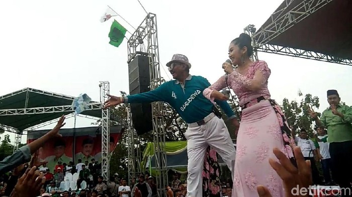 Kampanye Akbar Paslon di Bojonegoro Diterpa Dugaan Politik Uang