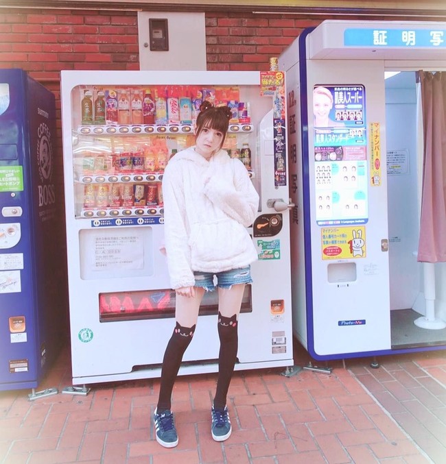 Berat tubuhnya yang dari 53 kg turun secara drastis menjadi 38 kg. Ia pun dilarikan ke rumah sakit karena sudah sekarat.  Foto: dok. Instagram (Venus_Angelic)