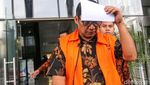Diperiksa KPK, Eks Bupati Tulungagung Tutupi Wajah