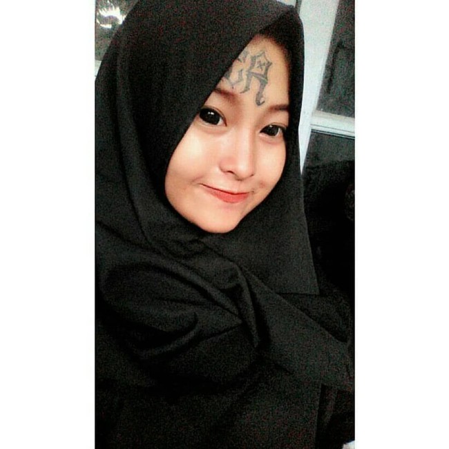 Namun, Iska hanya berusaha bersabar. Ia yakin hanya dirinya dan Tuhan yang tahu niat baiknya untuk bertobat. Foto: Instagram/Iskarandy