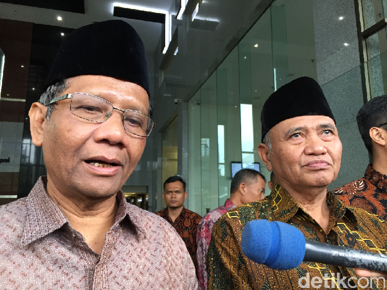 Mahfud MD Bicara RKUHP: Pokoknya Jangan Sampai KPK Mati Mahfud MD Bicara RKUHP: Pokoknya Jangan Sampai KPK Mati