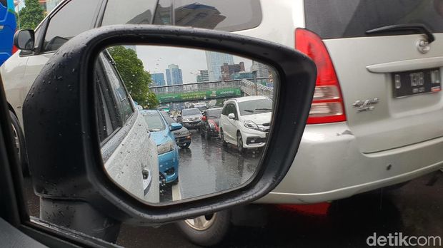 Macet di Semanggi, Senin (25/6) / 