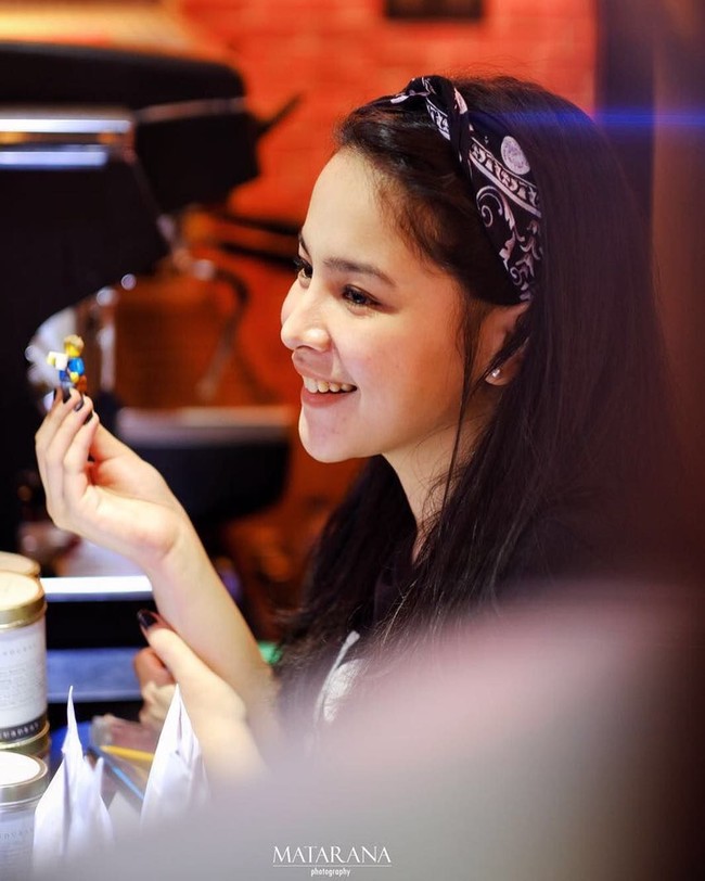 Banyak netizen terutama pria mengagumi dan memuji paras menawan yang dimiliki oleh Gaby. Foto: Instagram @gabriellakf