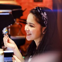 Banyak netizen terutama pria mengagumi dan memuji paras menawan yang dimiliki oleh Gaby. Foto: Instagram @gabriellakf