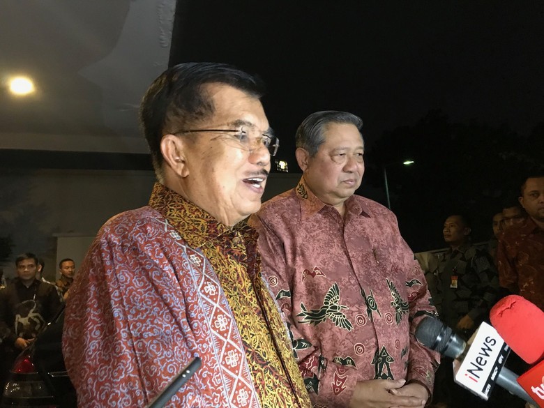 MK Tolak Gugatan yang Ingin JK Maju Lagi Jadi Cawapres MK Tolak Gugatan yang Ingin JK Maju Lagi Jadi Cawapres
