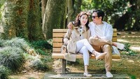 Ada pula momen kebersamaan Andre Taulany bersama sang istri Rien Wartia Trigina saat berlibur ke Jepang.Foto: Dok. Instagram/erintaulany
