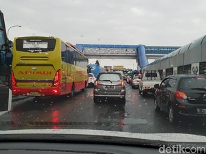Ini Penyebab Lalin di Tol Bekasi Arah Jakarta Macet Parah