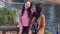 Menghabiskan liburannya, Fiona tidak sendiri. Dia sering bepergian dengan rekan-rekannya. (fionafussi/Instagram)