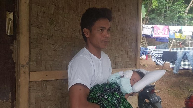 Pilu Warga Banten Kehilangan Istri yang Melahirkan di Malam Lebaran Pilu Warga Banten Kehilangan Istri yang Melahirkan di Malam Lebaran
