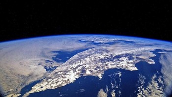 Potret Semenanjung Kamchatka di Rusia yang memiliki panjang 1.250 kilometer. Foto: Instagram/roscosmosofficial