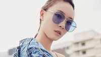 Perkenalkan, namanya Julie Tan. Perempuan cantik ini merupakan model asal Singapura yang suka jalan-jalan. (julietan_cxq/Instagram)